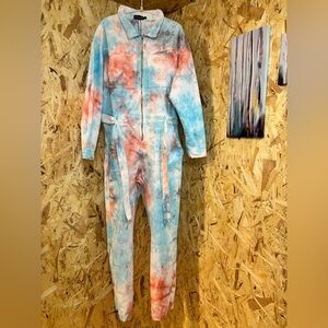 PrettyLittleThing Tie-Dye Jumpsuit in Blue and Red